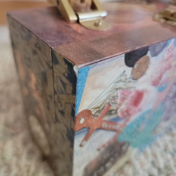 Mermaid Lost Treasures Box Purse Handbag Cosmetic Trunk Bag - Picture 7 of 10